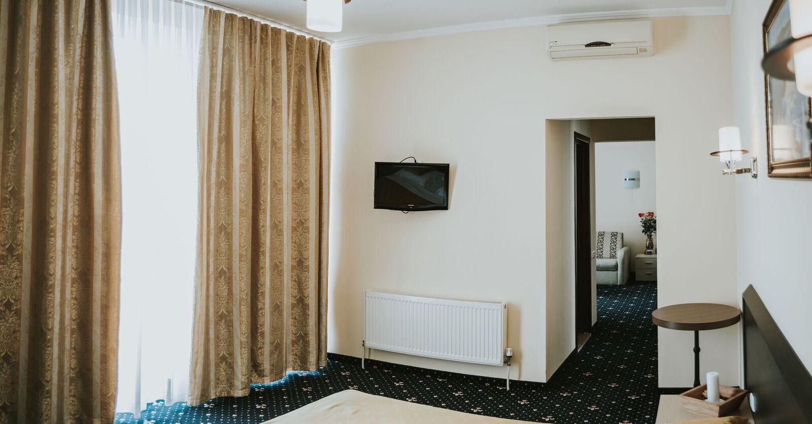 Manhattan Hotel & Restaurant Κισινάου Εξωτερικό φωτογραφία