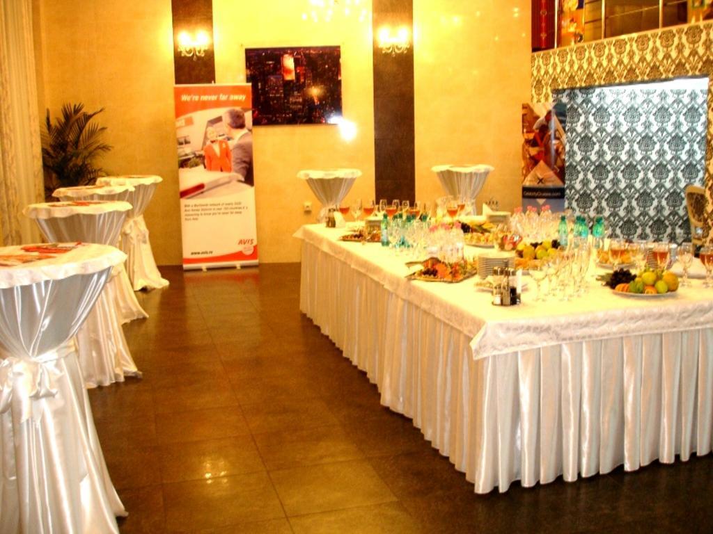 Manhattan Hotel & Restaurant Κισινάου Ανέσεις φωτογραφία