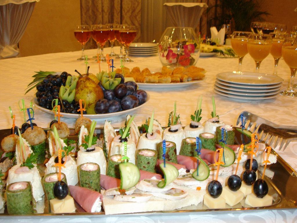 Manhattan Hotel & Restaurant Κισινάου Εξωτερικό φωτογραφία