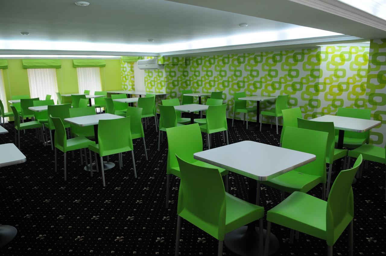 Manhattan Hotel & Restaurant Κισινάου Εξωτερικό φωτογραφία